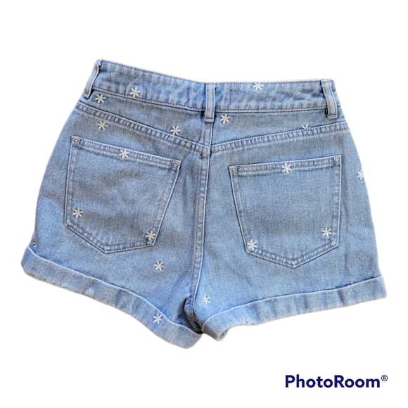 PacSun Embroidered Daisies Jean Shorts - Picture 2 of 3
